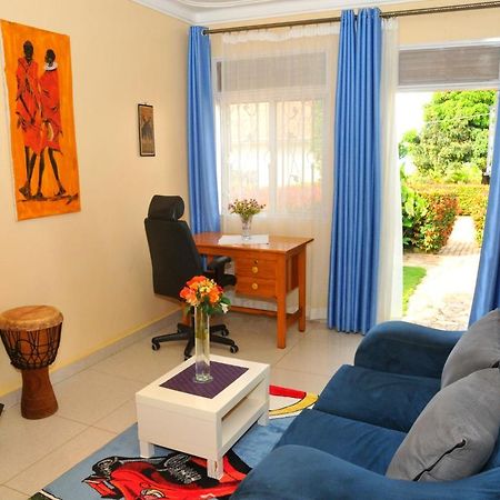אנטבה Victoria Lake View Guesthouse & Safaris מראה חיצוני תמונה