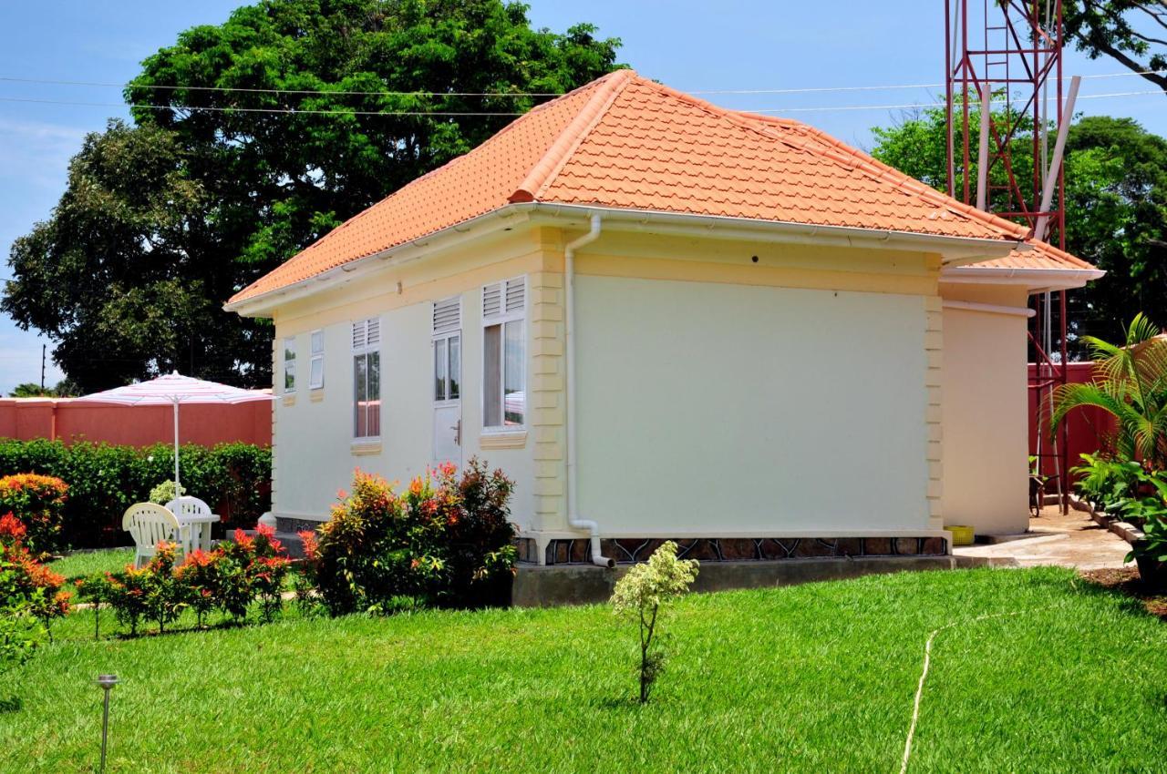 אנטבה Victoria Lake View Guesthouse & Safaris מראה חיצוני תמונה