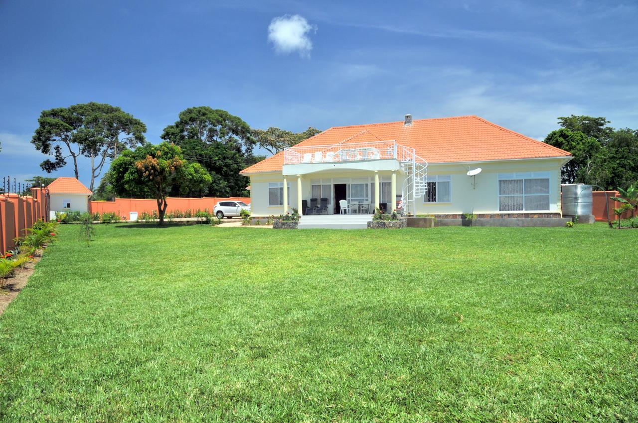 אנטבה Victoria Lake View Guesthouse & Safaris מראה חיצוני תמונה