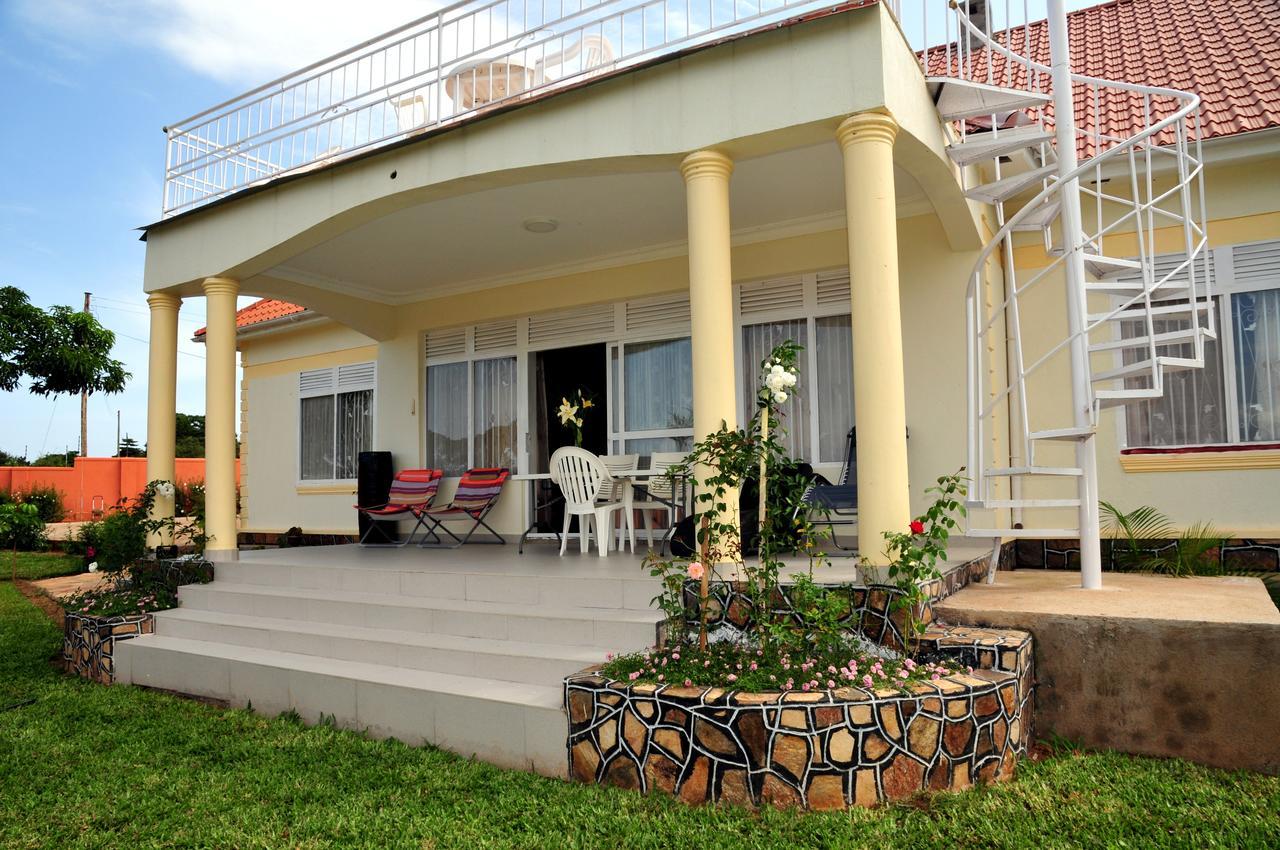 אנטבה Victoria Lake View Guesthouse & Safaris מראה חיצוני תמונה