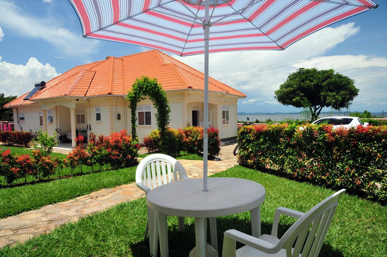 אנטבה Victoria Lake View Guesthouse & Safaris מראה חיצוני תמונה