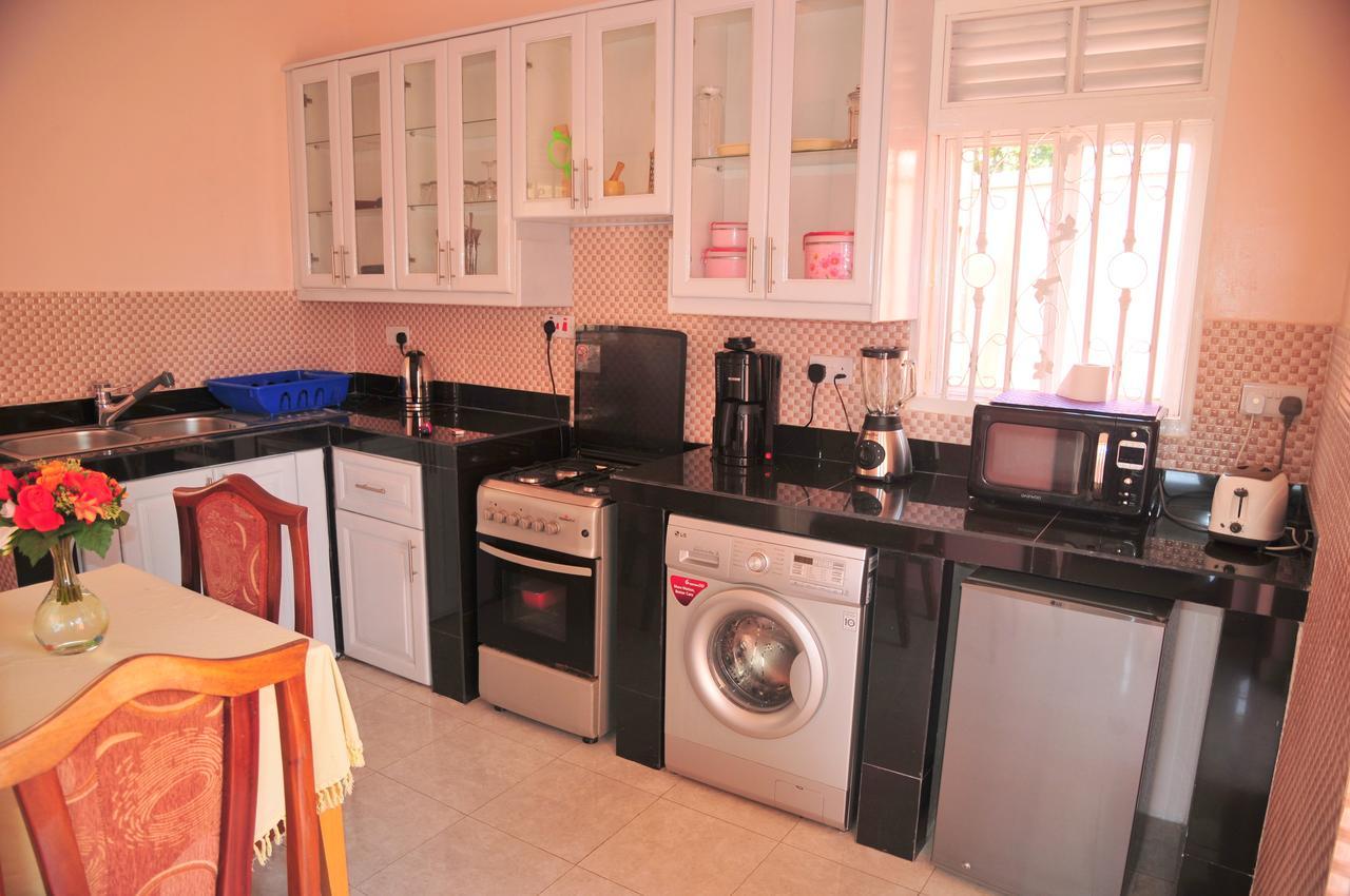 אנטבה Victoria Lake View Guesthouse & Safaris מראה חיצוני תמונה