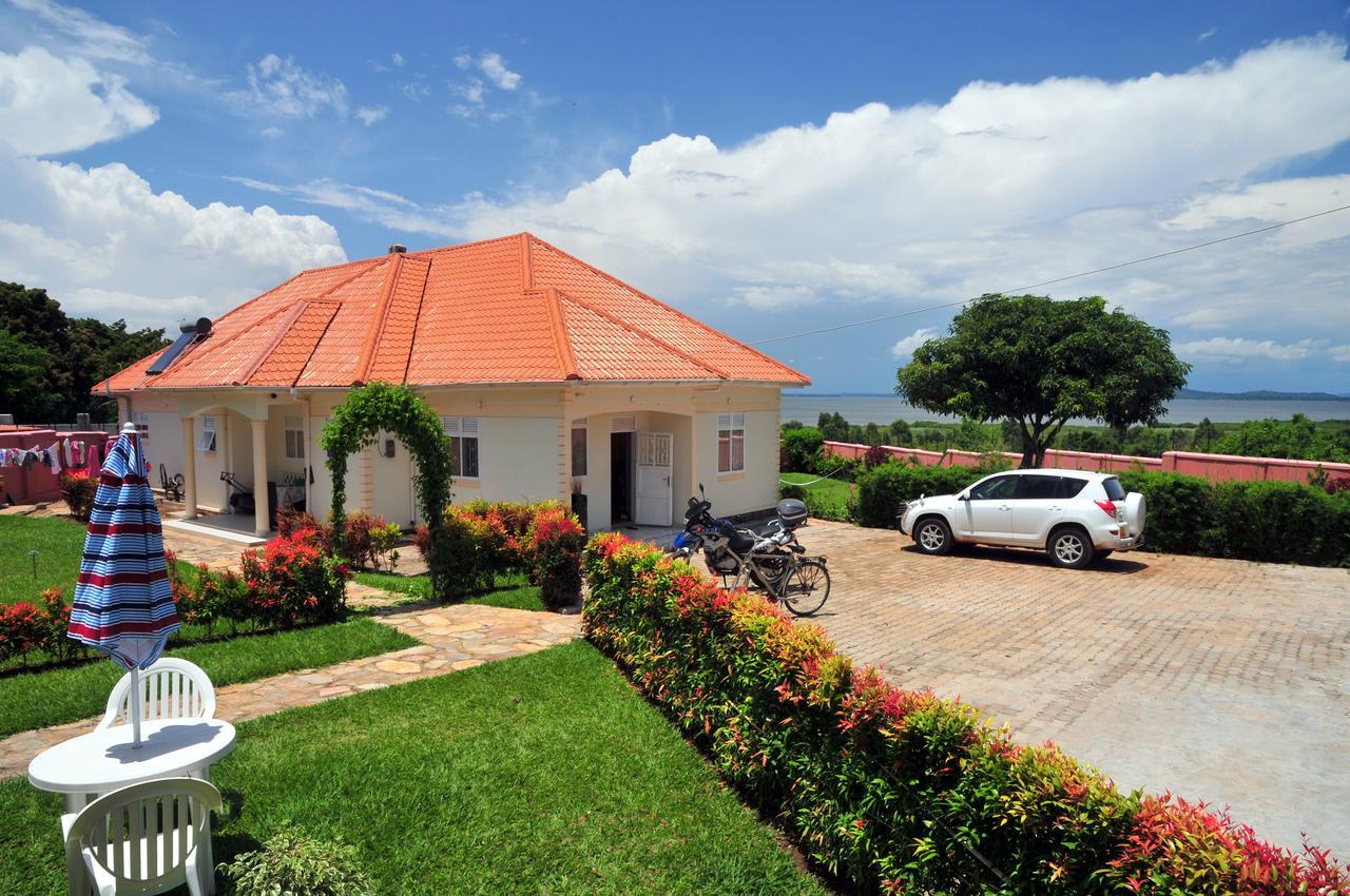 אנטבה Victoria Lake View Guesthouse & Safaris מראה חיצוני תמונה